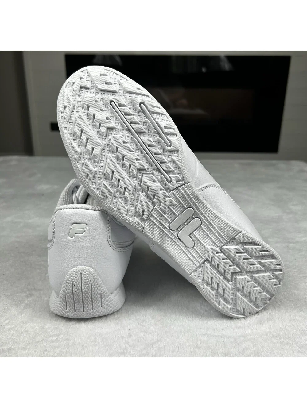 Fila Forlani Outline Flag Womens White Motorsport Inspired Sneakers Shoes 7.5